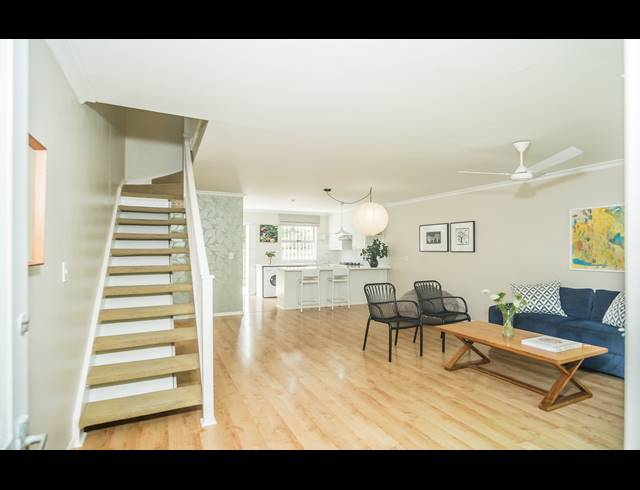 3 BEDROOM TOWNHOUSE FOR SALE IN VREDEHOEK